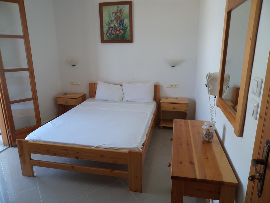 O Fotis Aparthotel Agios Prokopios  Bilik gambar